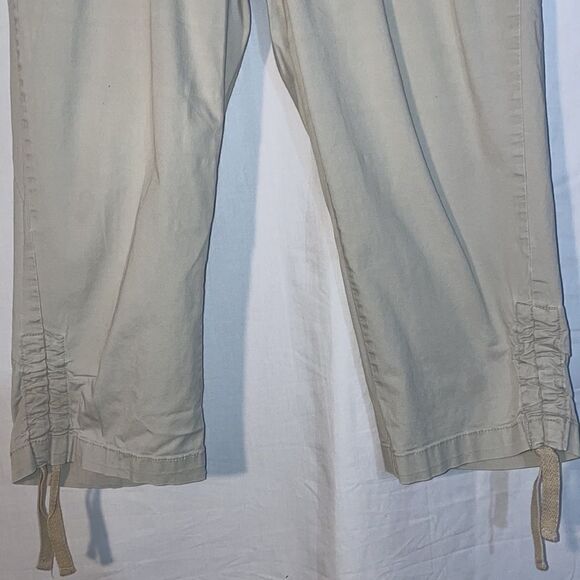 Basic edition khaki capris - Picture 3 of 7